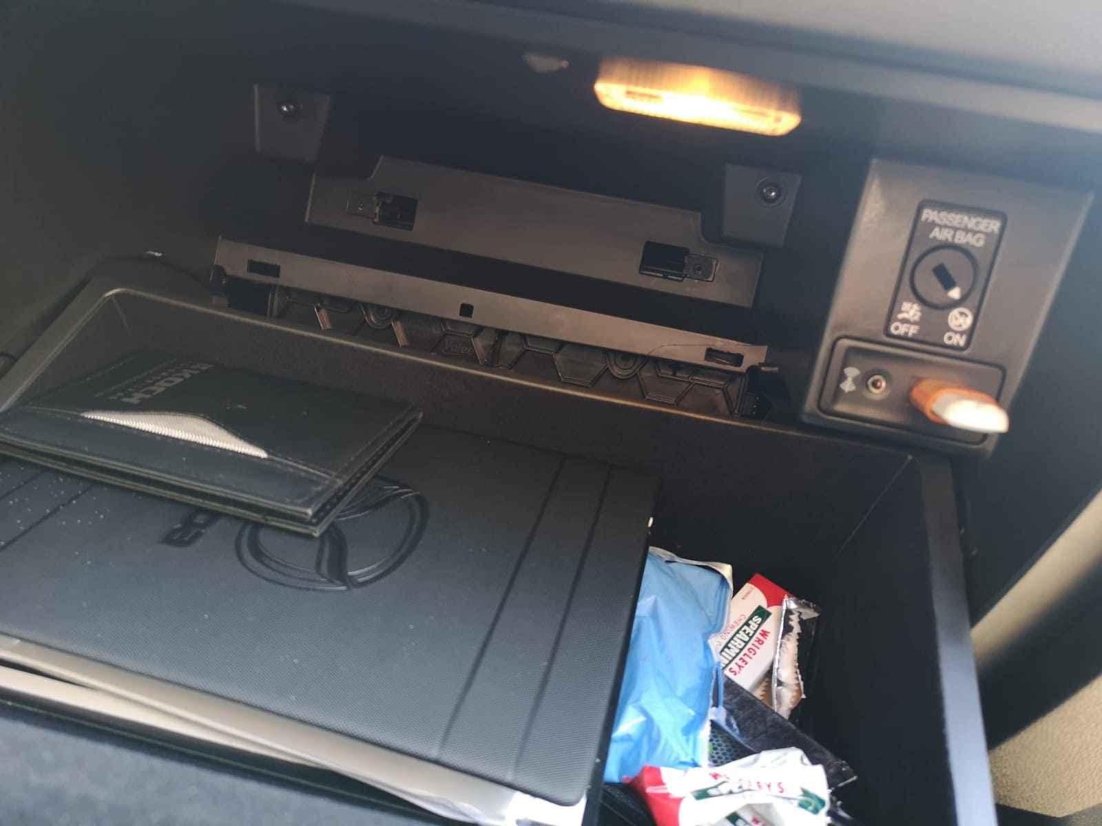 Einbau der Joying Unit in den Seat Leon 5F Mittelkonsole
