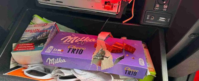 Joying Unit Einbau ins Handschuhfach Seat Leon 5F FAQ Joying Unit Einbau ins Handschuhfach Seat Leon 5F FAQ