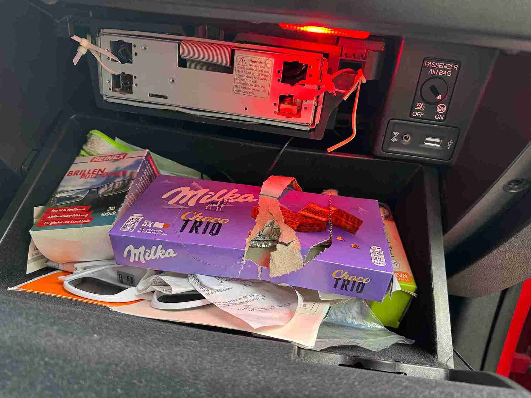 Unit Einbau ins Handschuhfach Seat Leon 5F