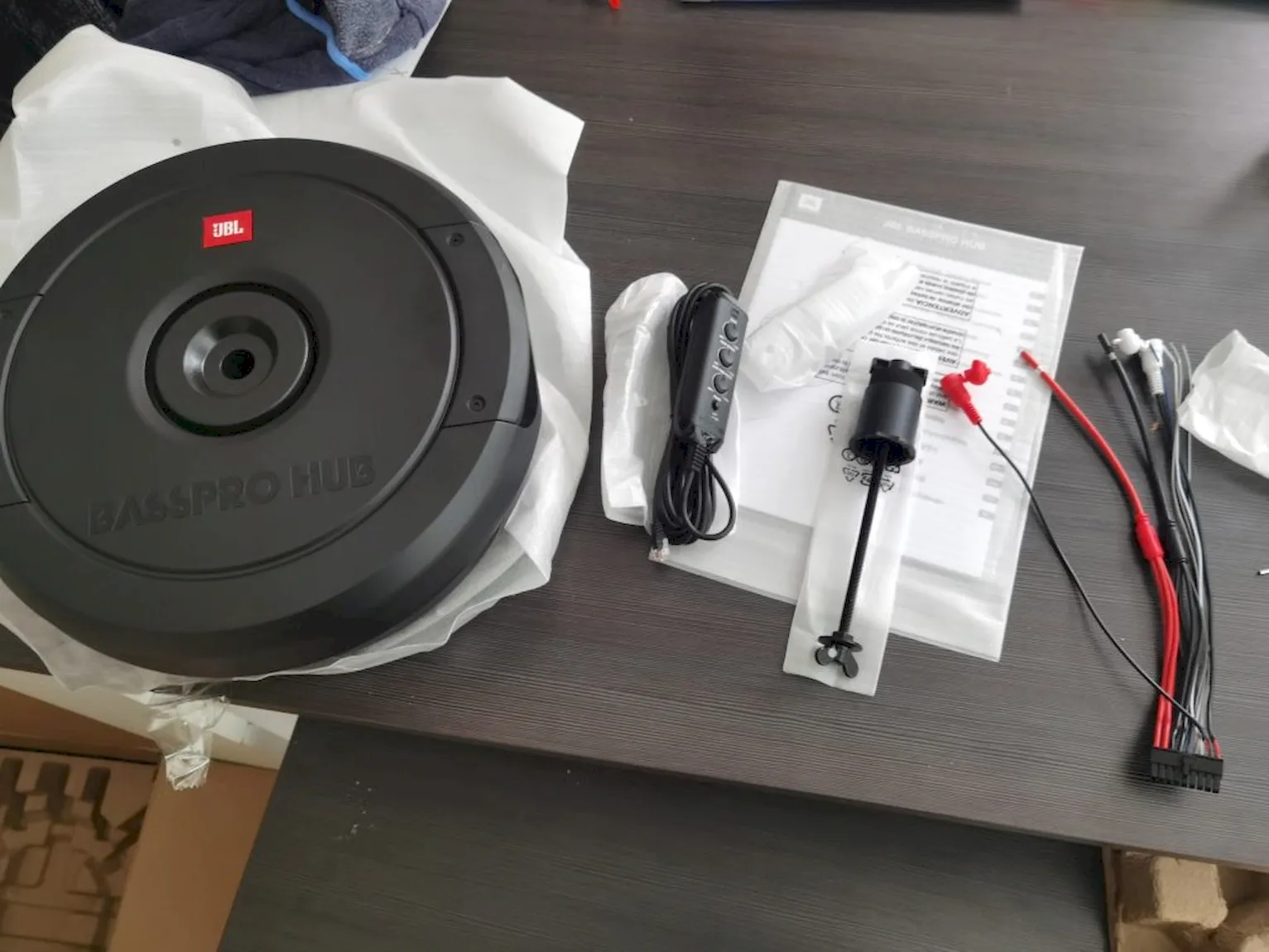 JBL Basspro Hub Subwoofer K951642 mit geliefertes Kabel Zubehör 2