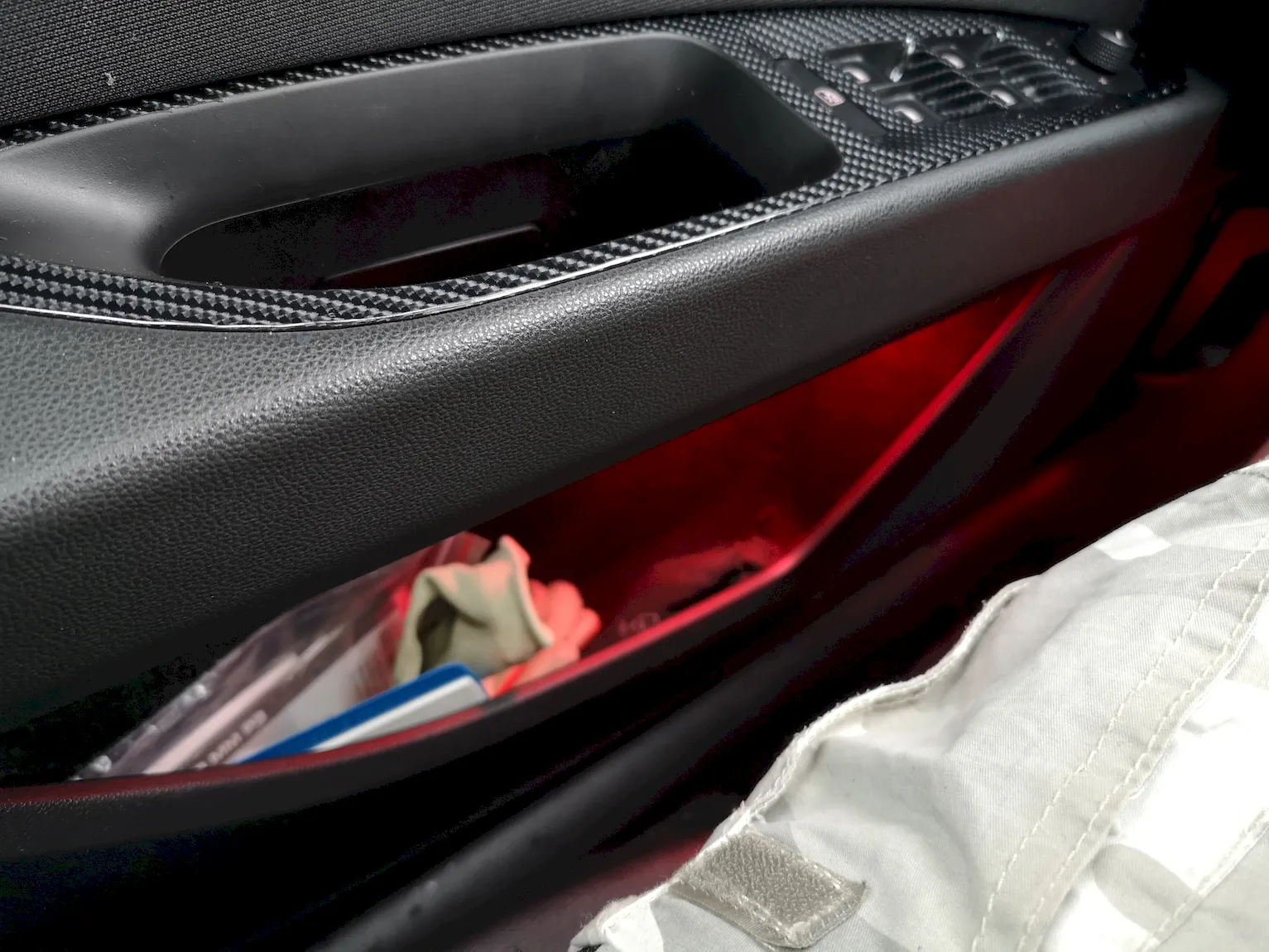 Türgriff – verkleidung Seat Leon 5F mit eingebauten Lichtfach 10
