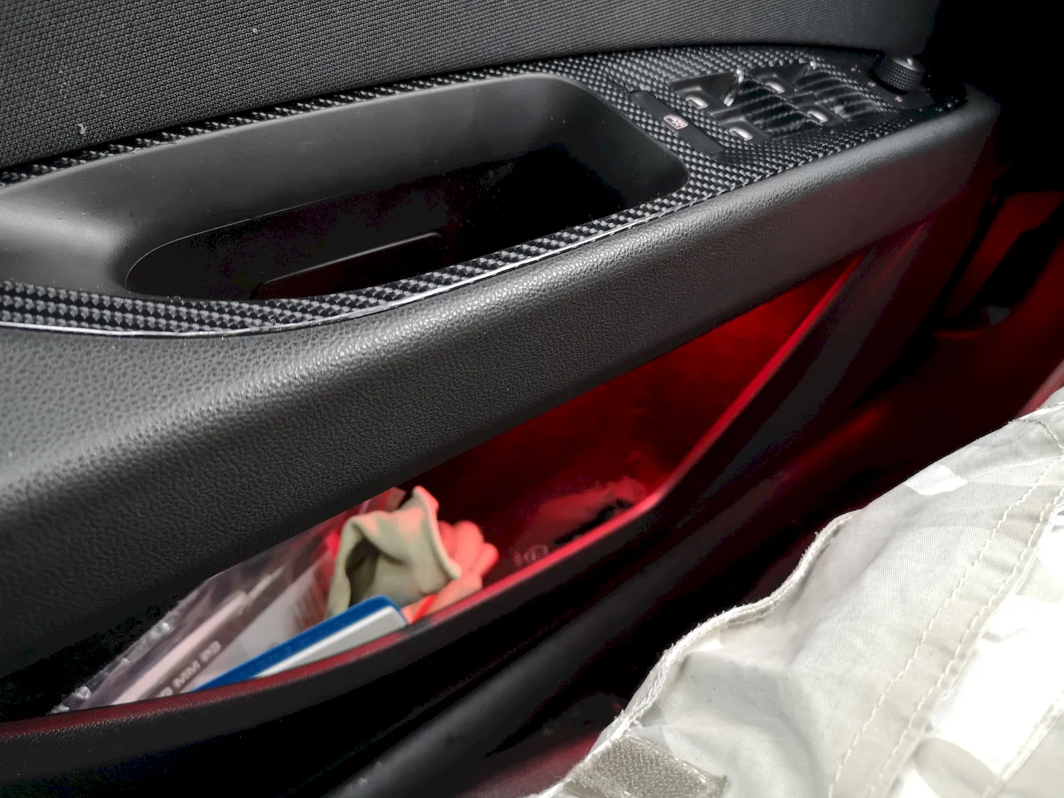Türgriff – verkleidung Seat Leon 5F mit eingebauten Lichtfach 11