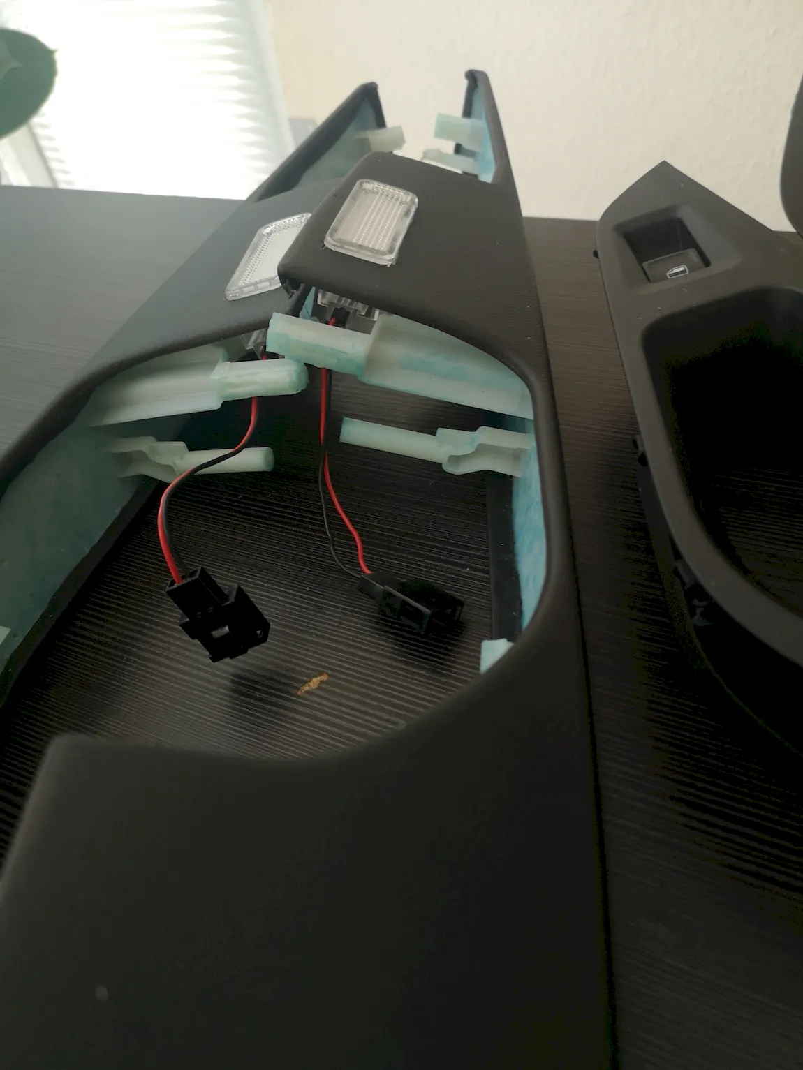 Türgriff – verkleidung Seat Leon 5F mit eingebauten Lichtfach 15