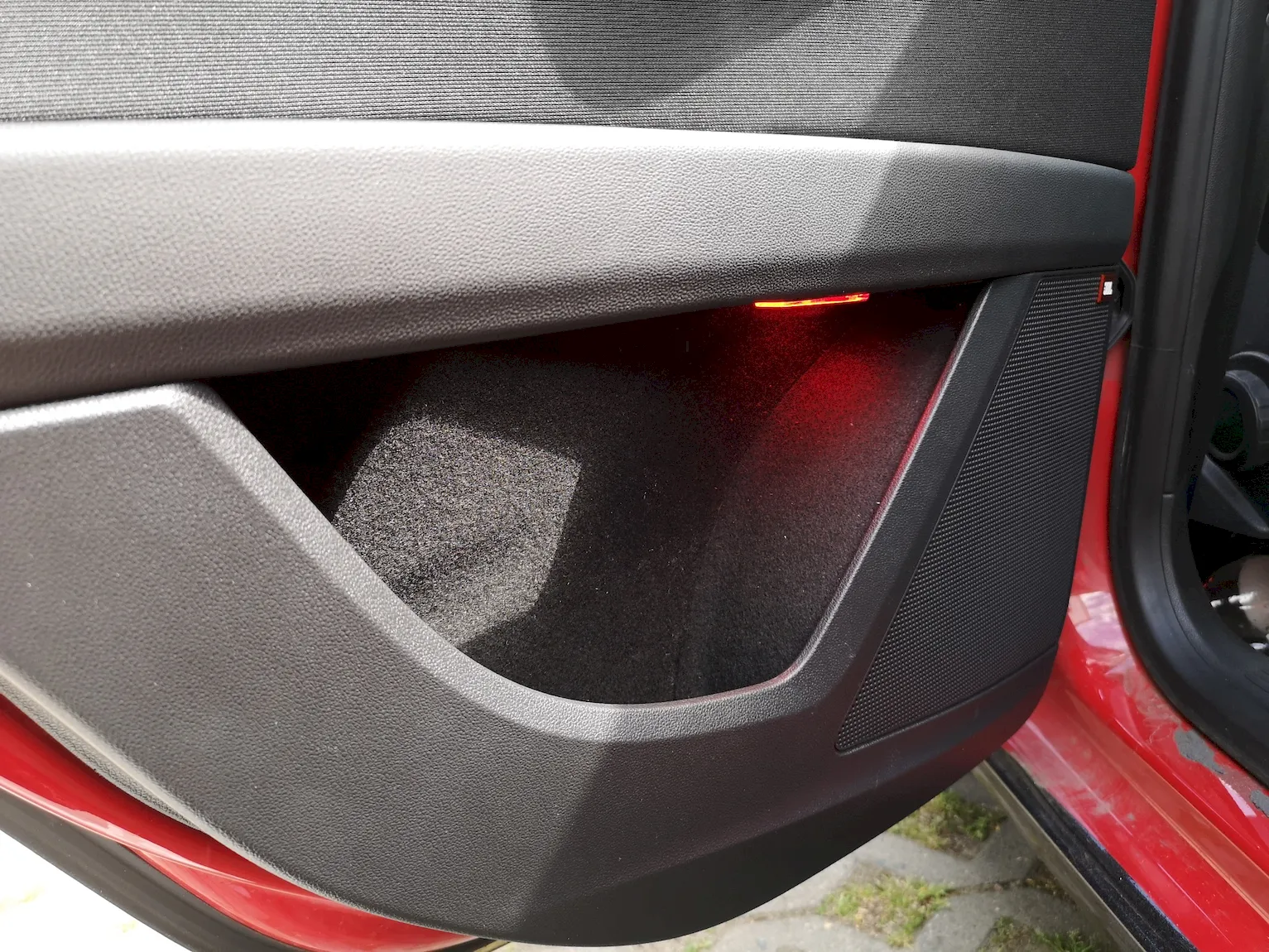 Türgriff – verkleidung Seat Leon 5F mit eingebauten Lichtfach 9 Seat Leon 5F Türenbeleuchtung nachrüsten
