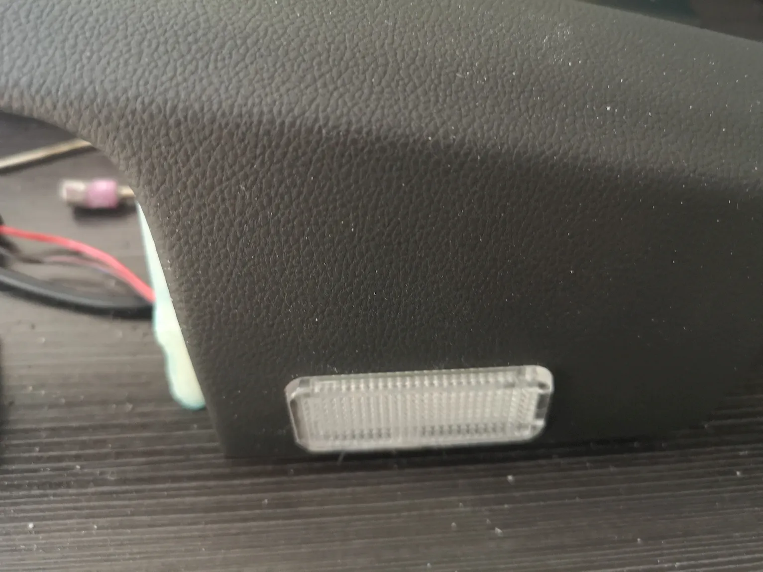 Türgriff – verkleidung Seat Leon 5F mit eingebauten Lichtfach4
